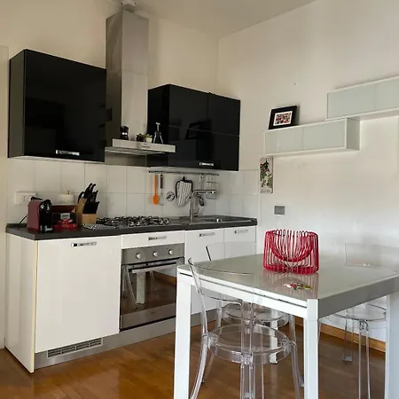 Small, Romantic And Bright Appartement *