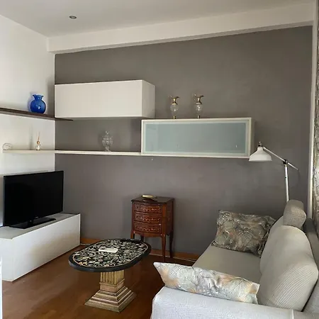 Small, Romantic And Bright Apartment *